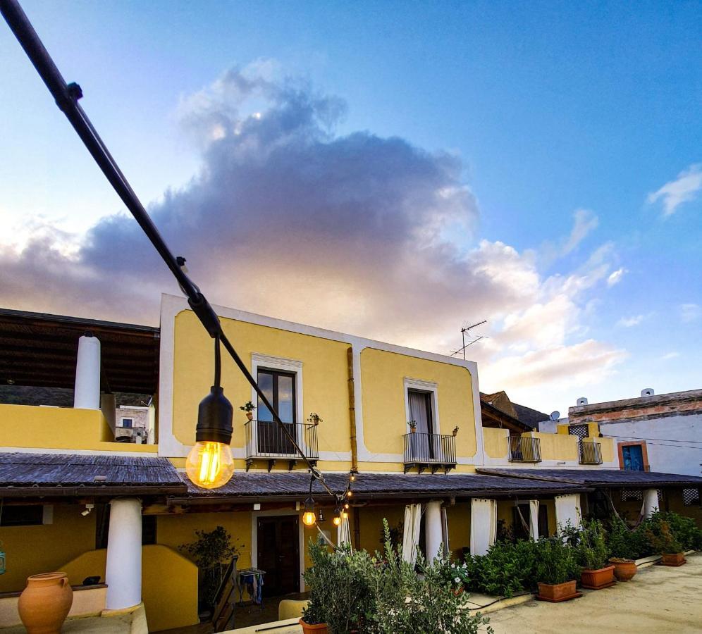 Hotel Arcangelo - Salina 圣马丽娜－萨利娜 外观 照片