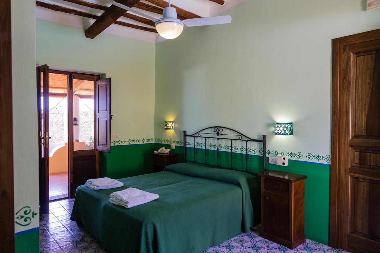 Hotel Arcangelo - Salina 圣马丽娜－萨利娜 外观 照片